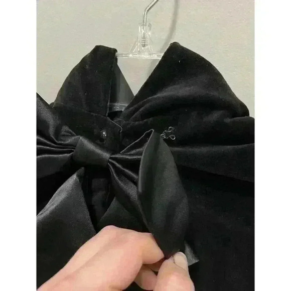 Elebini Girls Size 8 Hooded Velvet Poncho with Tassels & Black Bow Tie Closure - Picture 5 of 9